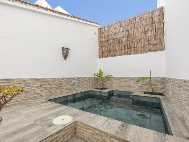 Maison mitoyenne avec 5 Chambres  à Estepona