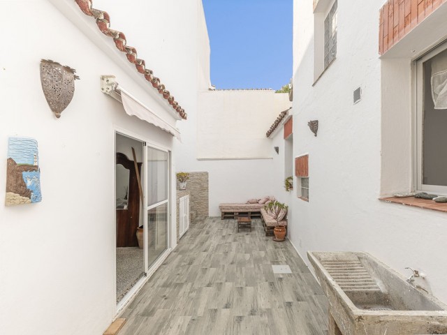 Maison mitoyenne avec 5 Chambres  à Estepona
