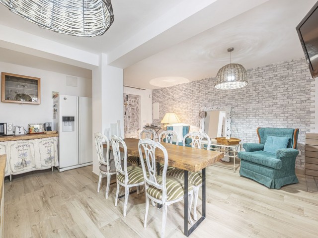 Maison mitoyenne avec 5 Chambres  à Estepona