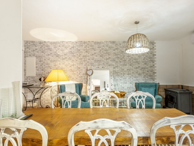 Maison mitoyenne avec 5 Chambres  à Estepona