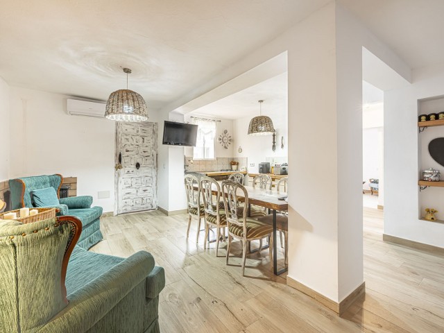 Maison mitoyenne avec 5 Chambres  à Estepona