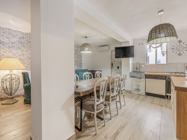 Maison mitoyenne avec 5 Chambres  à Estepona