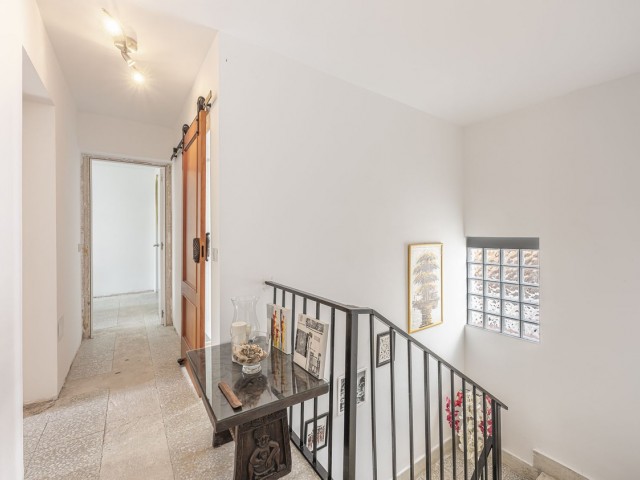 Maison mitoyenne avec 5 Chambres  à Estepona