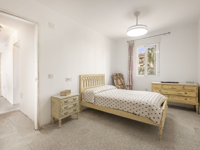 Maison mitoyenne avec 5 Chambres  à Estepona