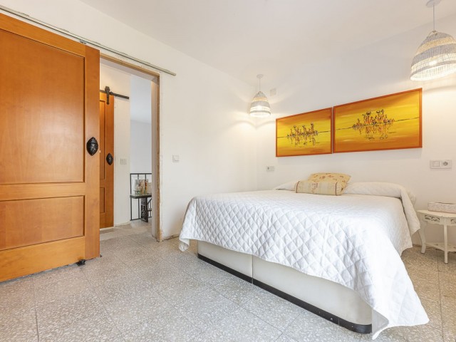 Maison mitoyenne avec 5 Chambres  à Estepona