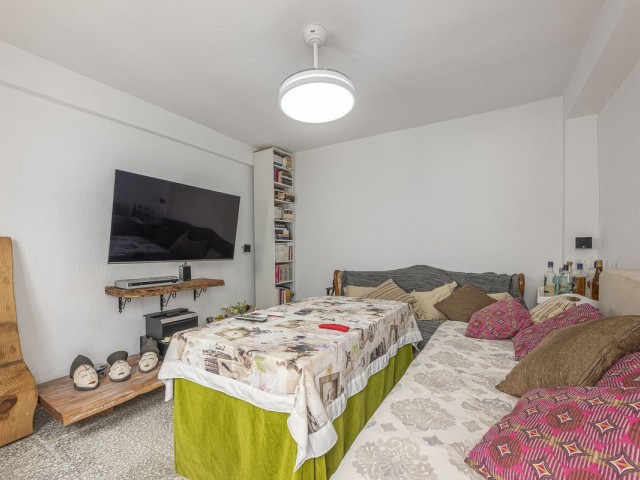Maison mitoyenne avec 5 Chambres  à Estepona
