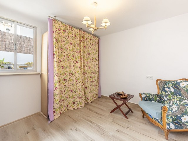 Maison mitoyenne avec 5 Chambres  à Estepona