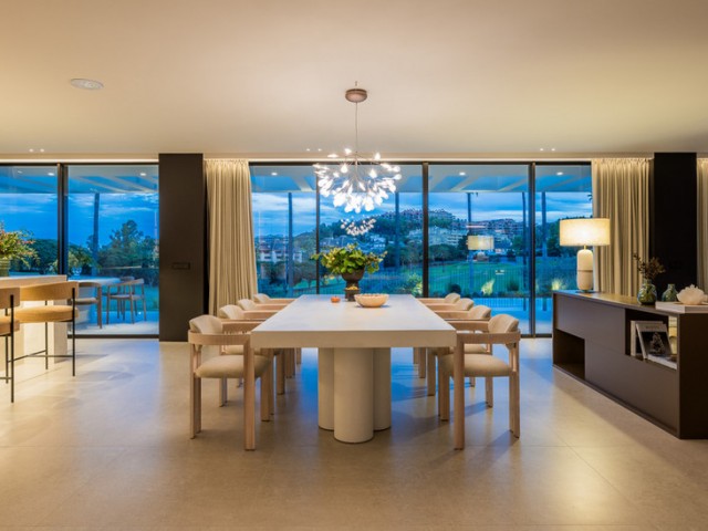 4 Slaapkamer Villa in Nueva Andalucía