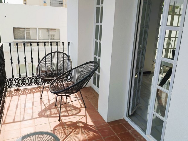 Apartamento con 3 Dormitorios  en Marbella