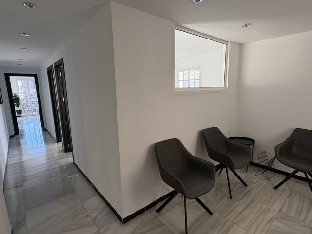 Apartamento con 3 Dormitorios  en Marbella