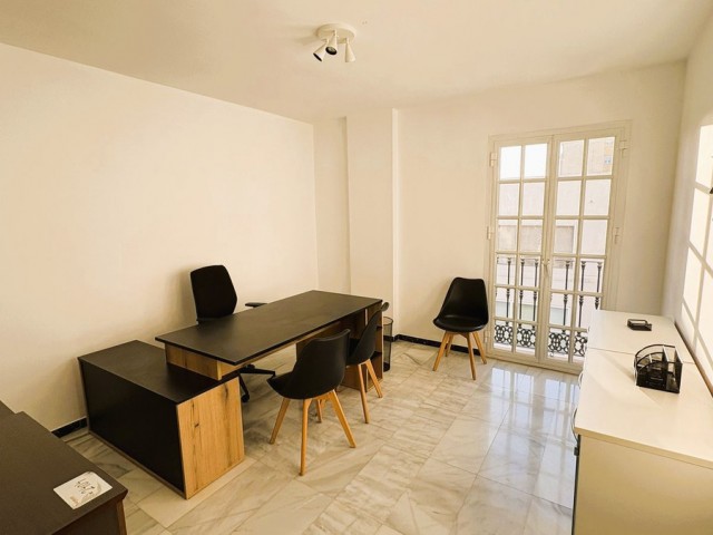 Apartamento con 3 Dormitorios  en Marbella