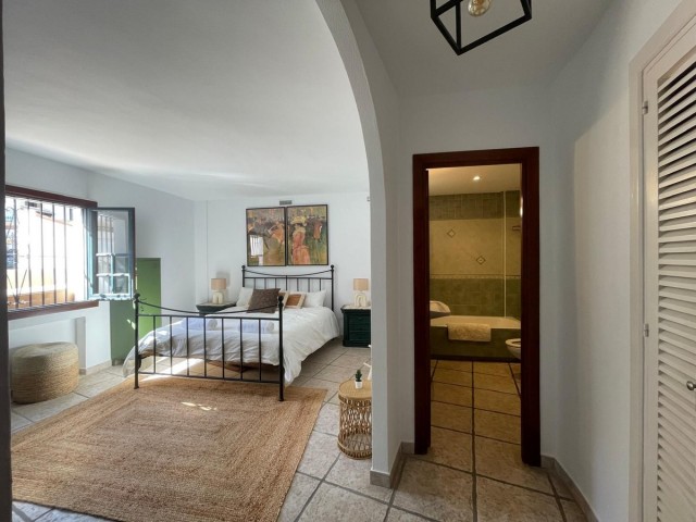 4 Schlafzimmer Apartment in Puerto de Cabopino