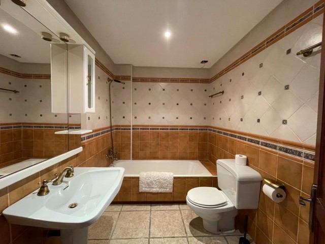 4 Schlafzimmer Apartment in Puerto de Cabopino