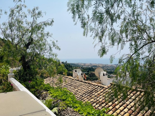 Maison mitoyenne avec 6 Chambres  à Mijas