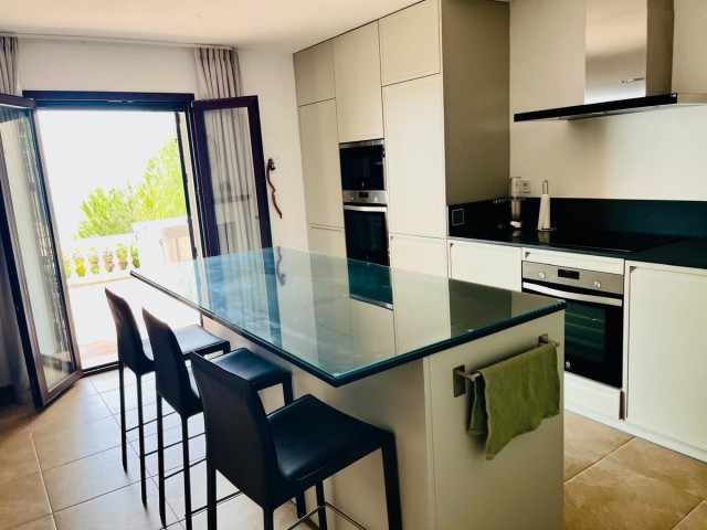 Maison mitoyenne avec 6 Chambres  à Mijas
