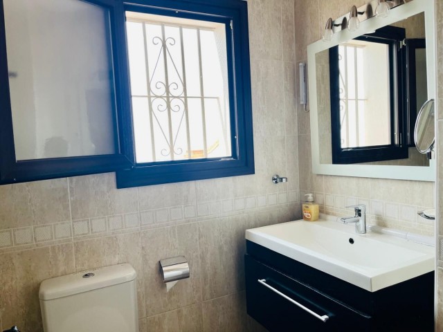 6 Makuuhuoneen Rivitalo Mijas