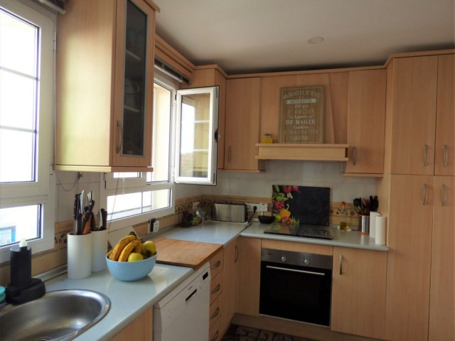 Maison mitoyenne avec 4 Chambres  à La Alcaidesa