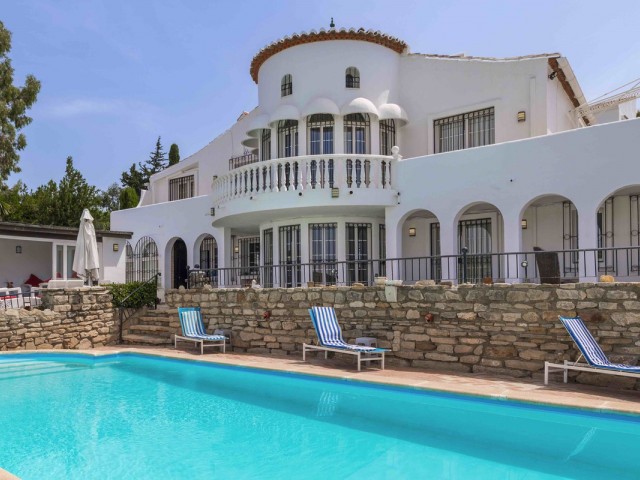 6 Sovrums Villa i Estepona