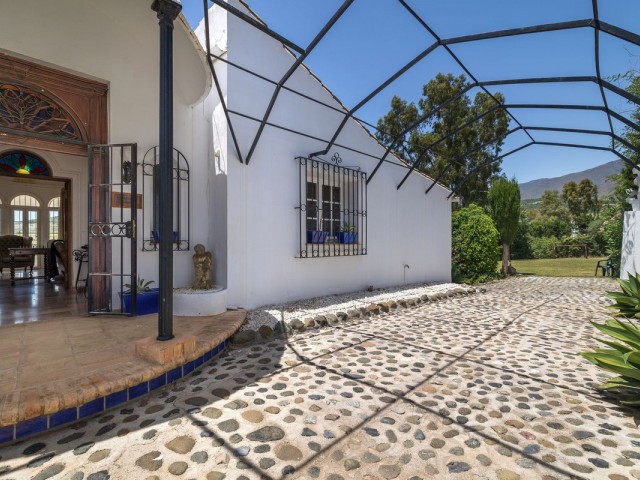6 Sovrums Villa i Estepona