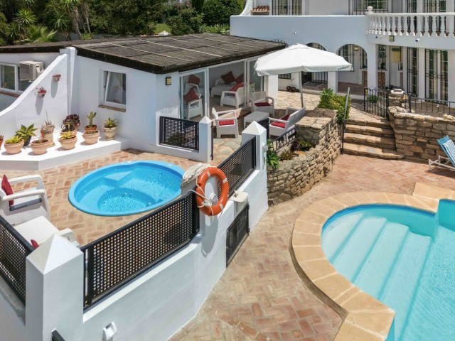 6 Sovrums Villa i Estepona