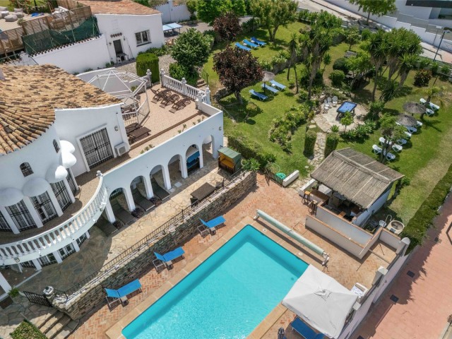 6 Sovrums Villa i Estepona