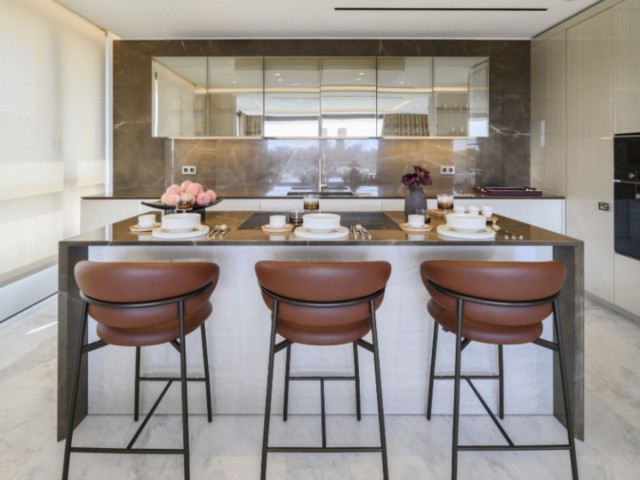 4 Bedrooms Apartment in Marbella