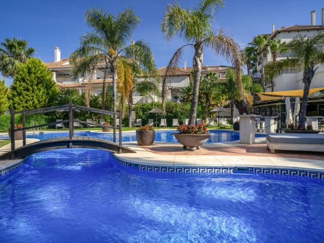 2 Bedrooms Apartment in Nueva Andalucía
