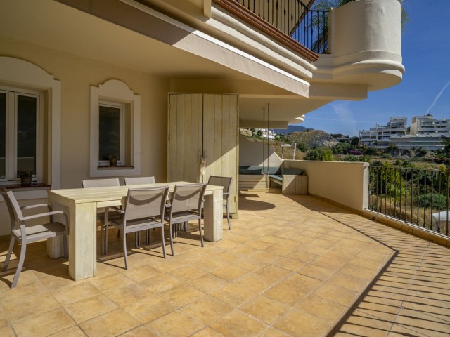 2 Bedrooms Apartment in Nueva Andalucía