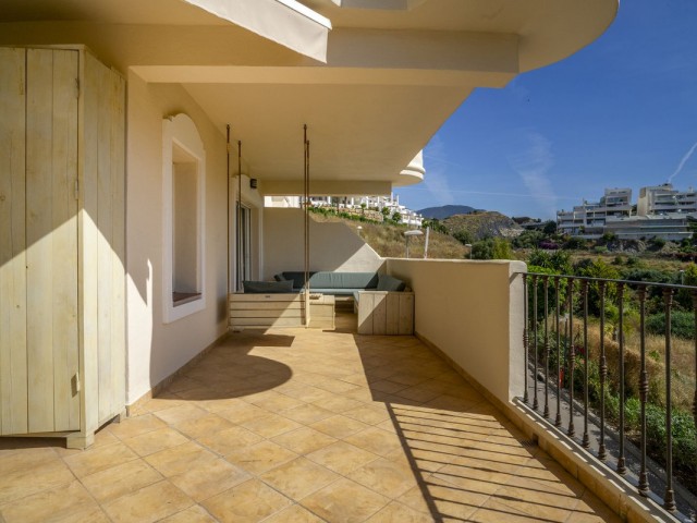 2 Bedrooms Apartment in Nueva Andalucía