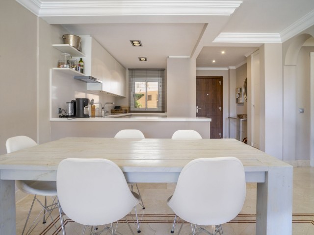 2 Bedrooms Apartment in Nueva Andalucía