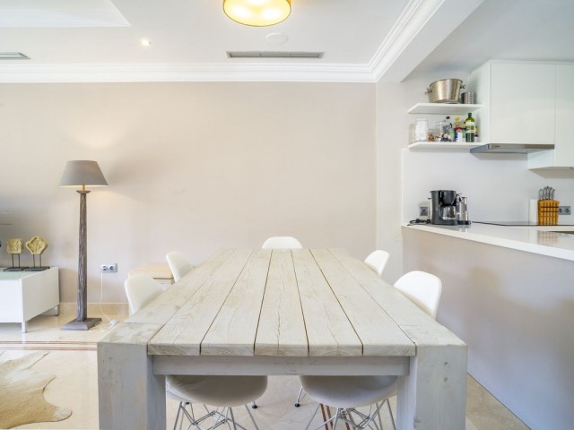 2 Bedrooms Apartment in Nueva Andalucía