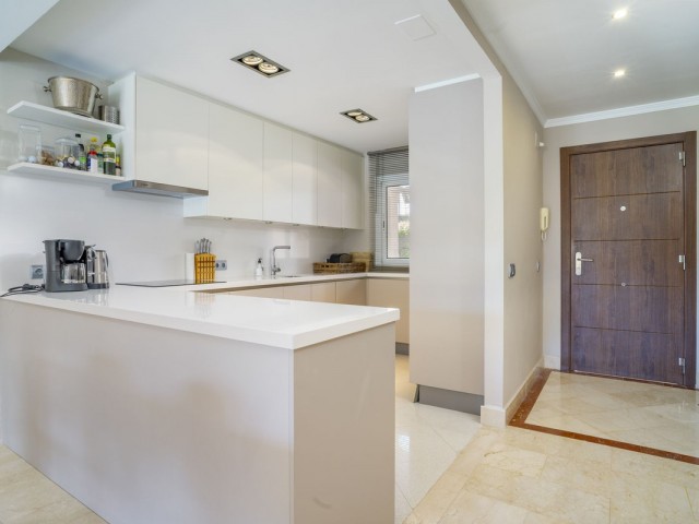 2 Bedrooms Apartment in Nueva Andalucía
