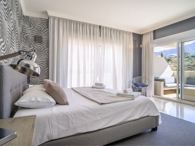 2 Bedrooms Apartment in Nueva Andalucía