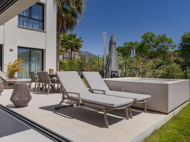 4 Schlafzimmer Villa in Casares Playa