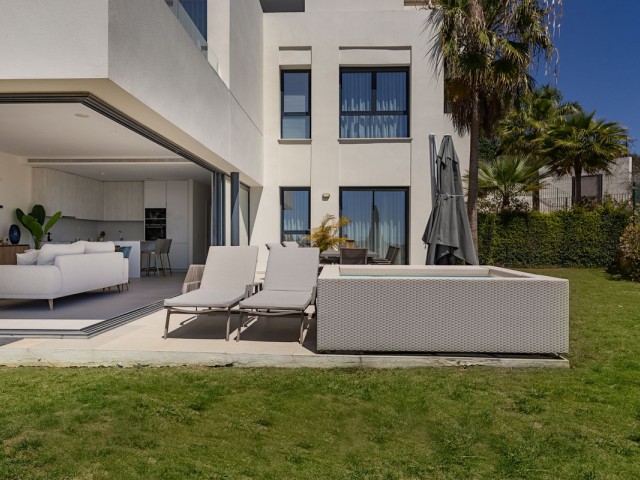 4 Schlafzimmer Villa in Casares Playa