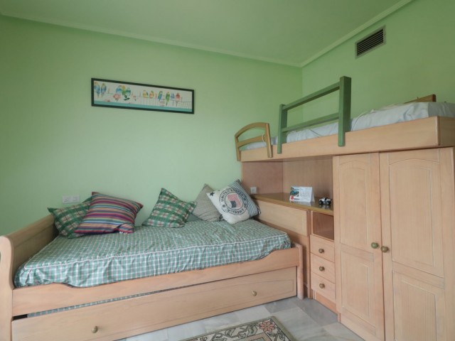 Apartamento con 4 Dormitorios  en Bel Air