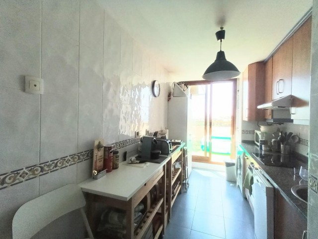 Apartamento con 4 Dormitorios  en Torrequebrada