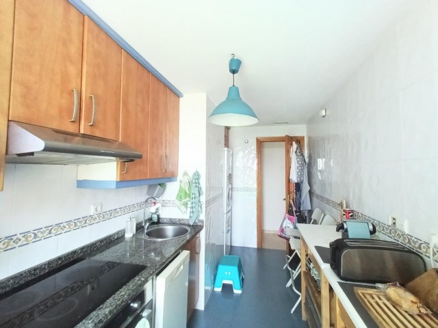 Apartamento con 4 Dormitorios  en Torrequebrada