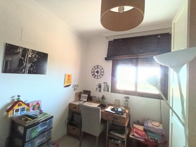 Apartamento con 4 Dormitorios  en Torrequebrada