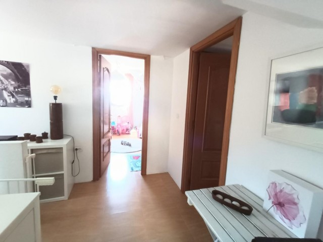 Apartamento con 4 Dormitorios  en Torrequebrada