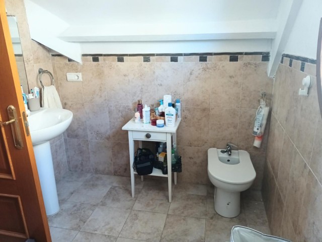 Apartamento con 4 Dormitorios  en Torrequebrada