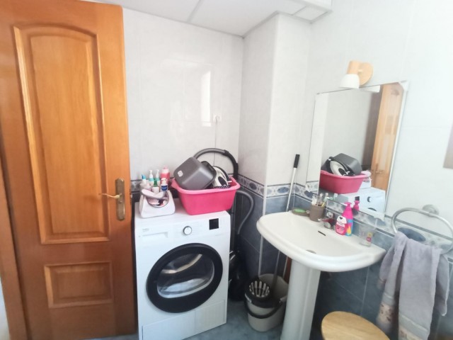 Apartamento con 4 Dormitorios  en Torrequebrada