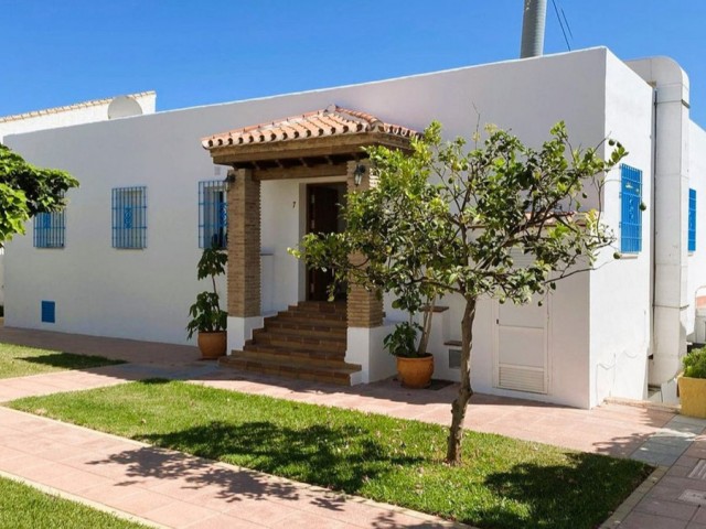 3 Soveroms Villa i Estepona