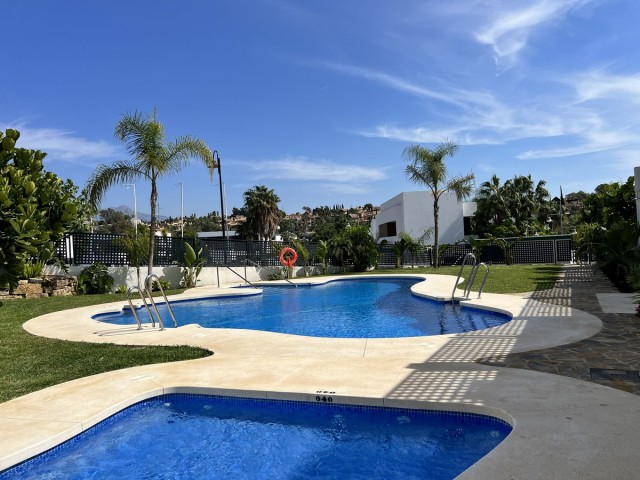 Maison mitoyenne avec 3 Chambres  à Estepona