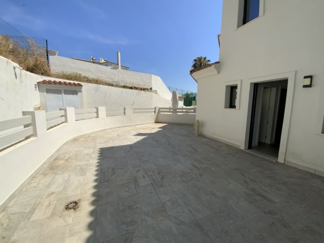 Maison mitoyenne avec 3 Chambres  à Estepona