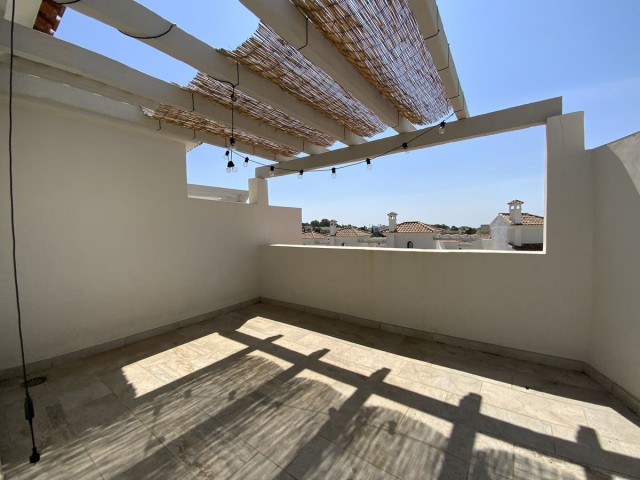Maison mitoyenne avec 3 Chambres  à Estepona