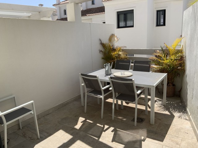 Maison mitoyenne avec 3 Chambres  à Estepona