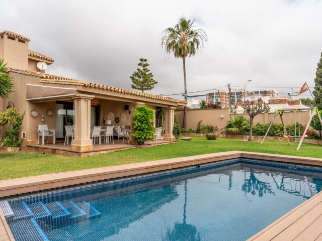 4 Makuuhuoneen Huvila Torremolinos