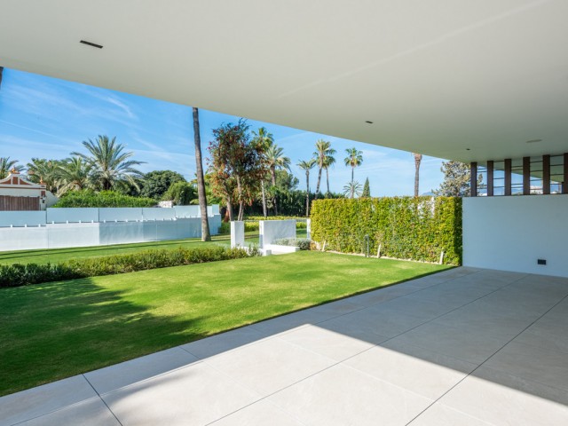 Villa, Nueva Andalucia, R5063695