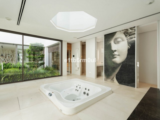 6 Sovrums Villa i La Quinta